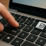 解锁无障碍功能：现代操作系统中粘滞键的力量 (2025)